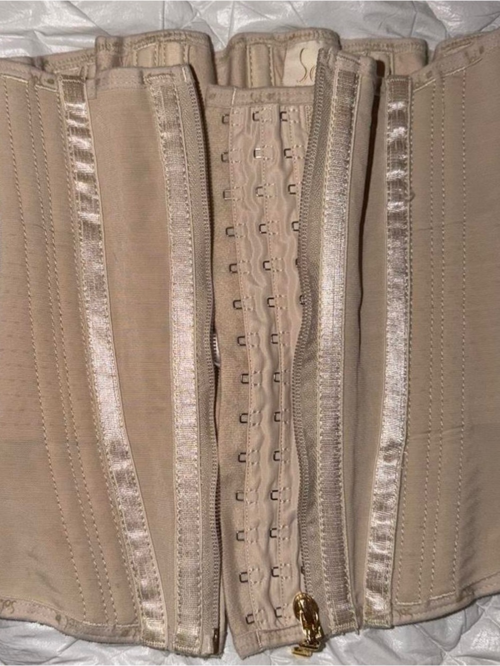 Sol Leon waist trainer